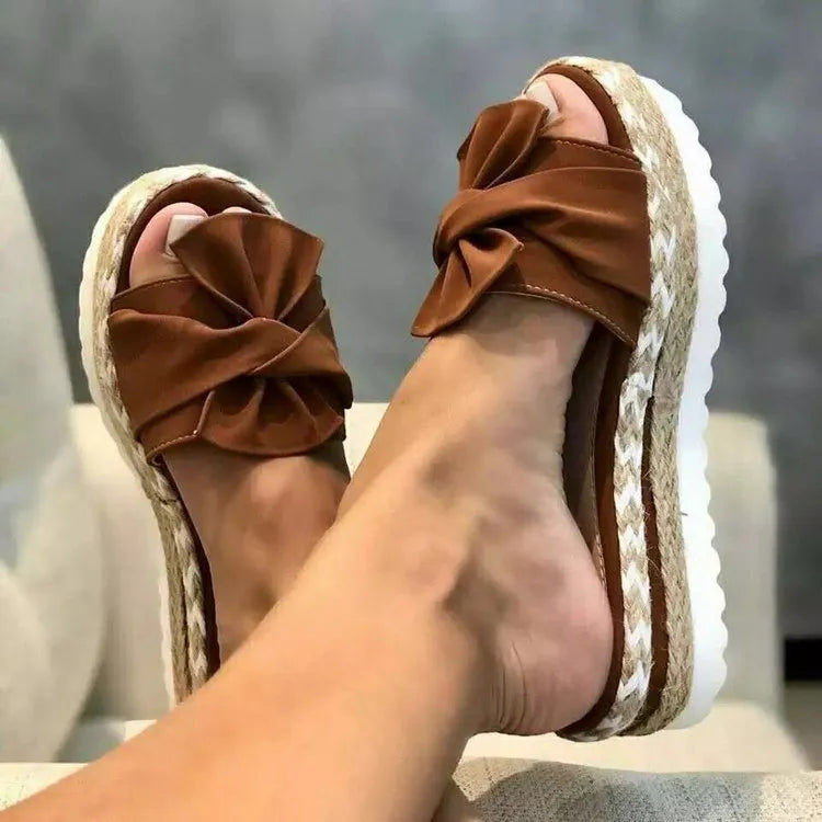 Sandales Compensées Élégantes à Nœud – Confort & Style au Quotidien