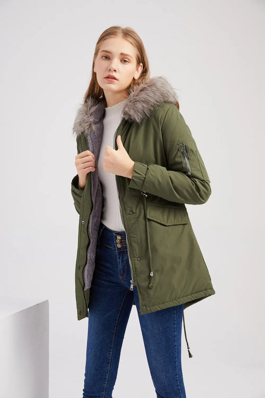 Parka Femme Hivernale à Capuche avec Fausse Fourrure – Chaude & Élégante
